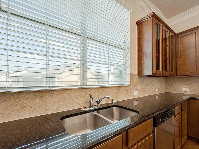 3302 Clearview Cir — Photo 17