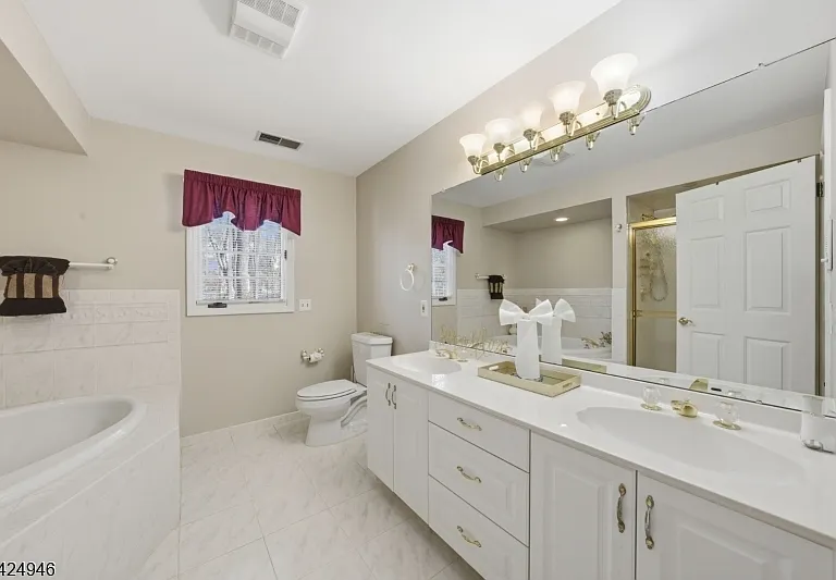 11 Rosewood Ln — Photo 37