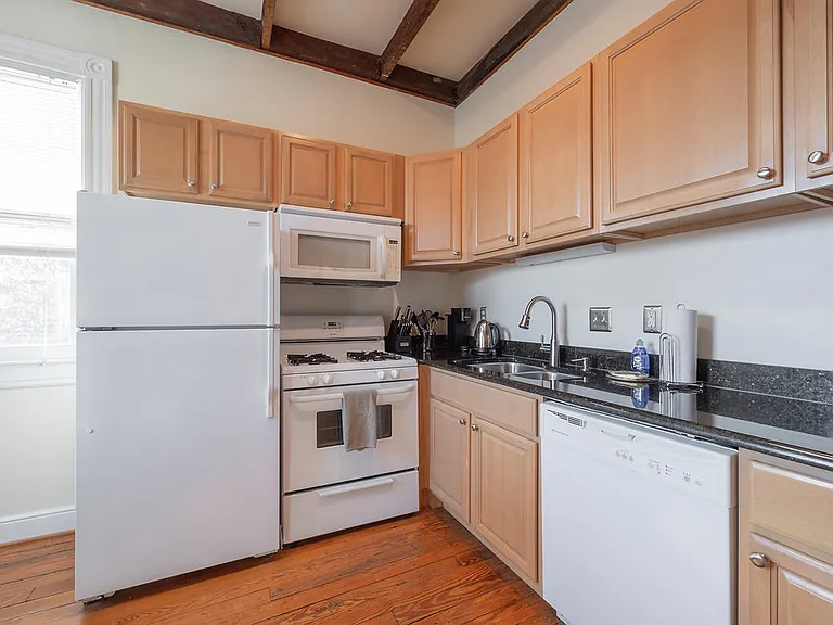 113 N Robinson St — Photo 18