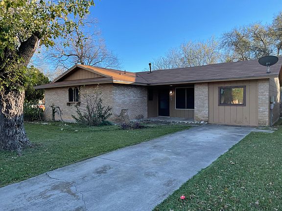 4th image of 223 Royal Dr