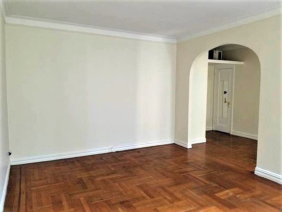 4th image of 4107 42nd St APT 6H