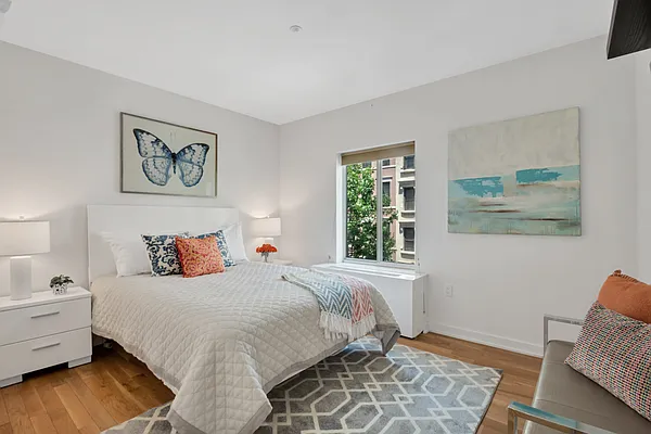 Sold by Compass | media 25