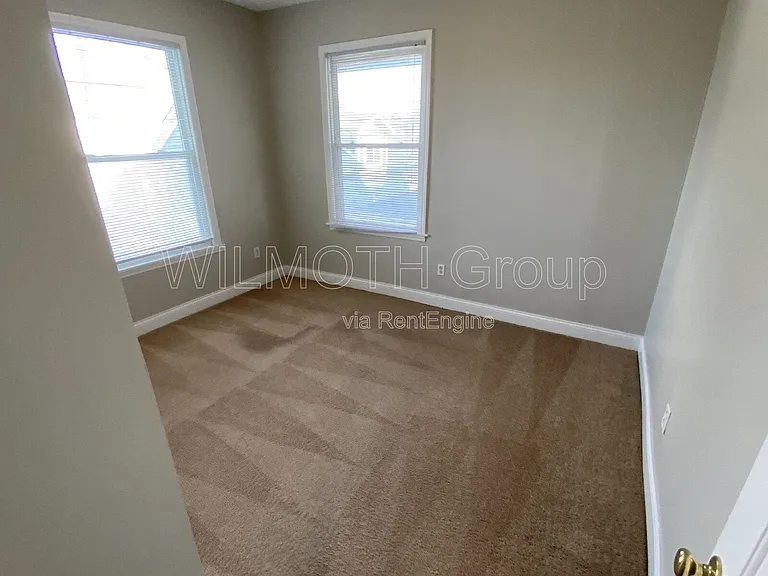2458 N College Ave — Photo 15