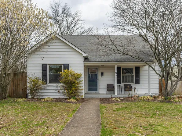577 Stratford Dr, Lexington, KY 40503