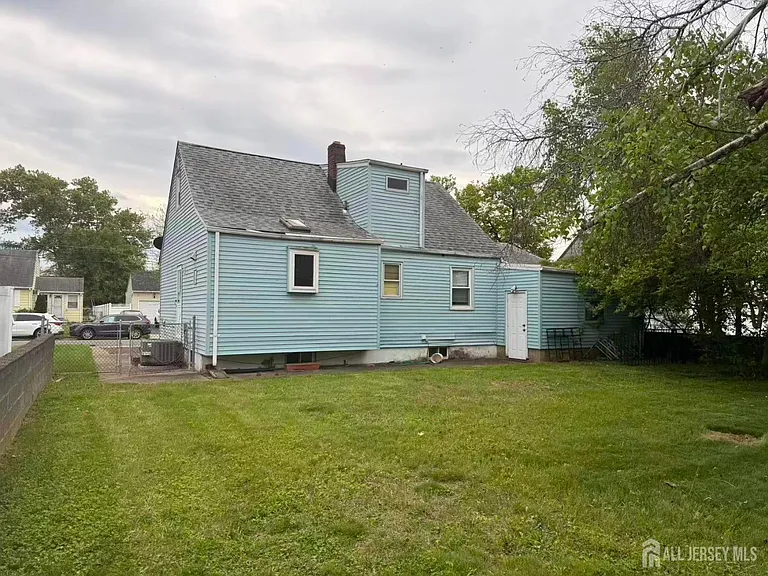 11 Pelham Ave — Photo 18