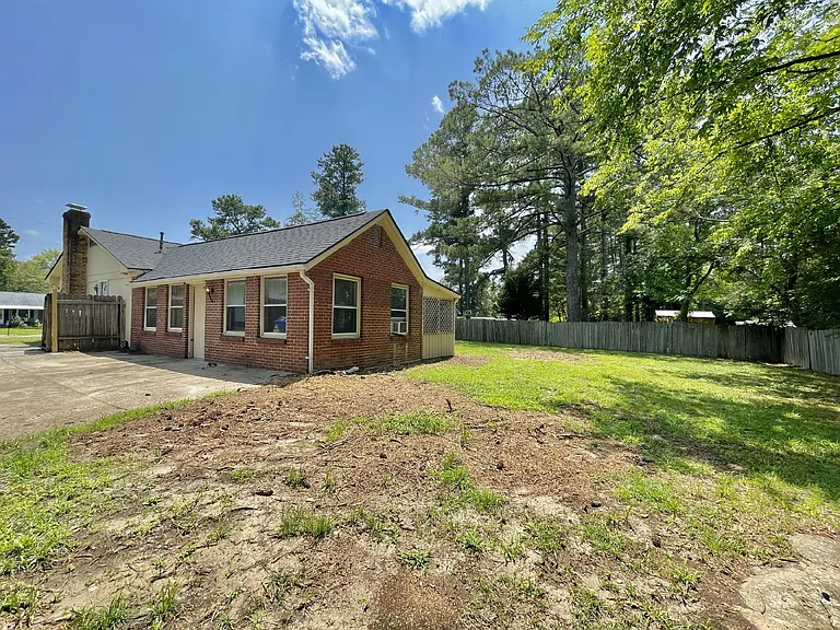 717 Rockwood Dr — Photo 24