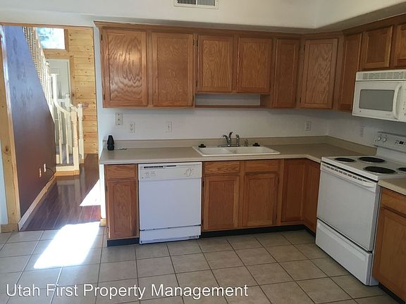 2nd image of 684 W Buena Vista Blvd #101
