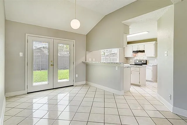 30 Imogene St — Photo 4