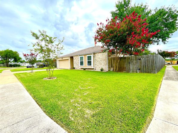 1102 Beecroft Dr