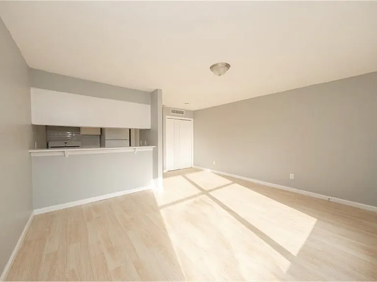 2610 Ektom Dr #B — Photo 5