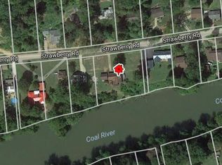 1206 Strawberry Rd, Saint Albans, WV 25177