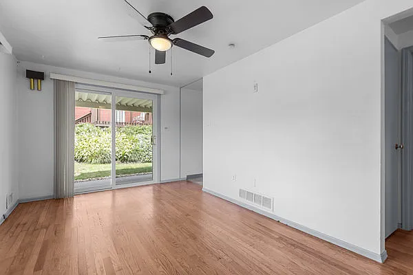 851 Florence Ave #2 — Photo 12