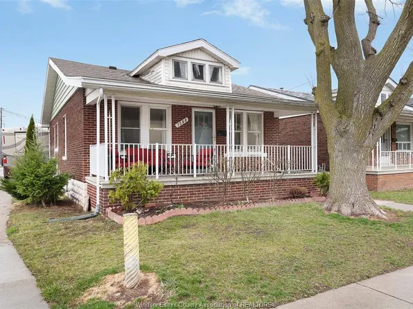 1588 Marentette Ave, Windsor, ON N8X 4E3