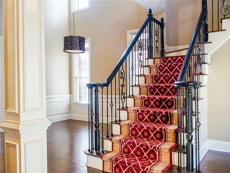 1127 Ashton Bluff Dr — Photo 3