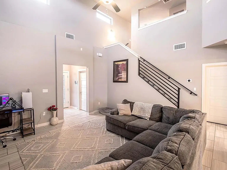 13713 Olney Ave — Photo 9
