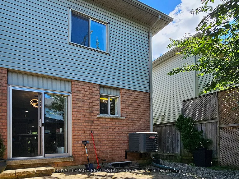 65 Morwick Dr — Photo 33