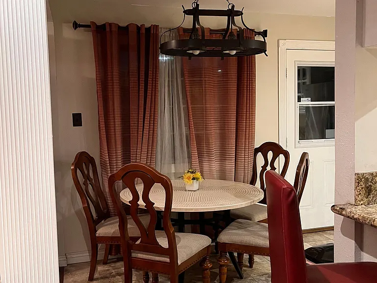 Calverton Dr — Photo 2