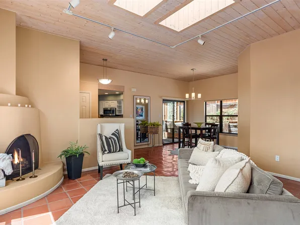 2812 Plaza Verde, Santa Fe, NM 87507