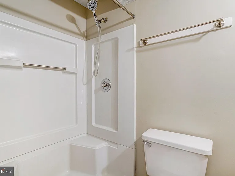 8525 Koluder Ct — Photo 23