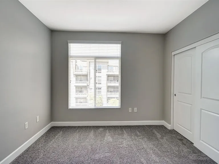 Stadium House Apartments — Photo 78