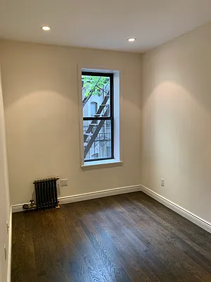 Rented by Avenues Real Estate | media 27