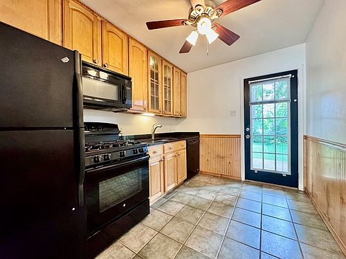 3rd image of 1166 Mariedale Ct