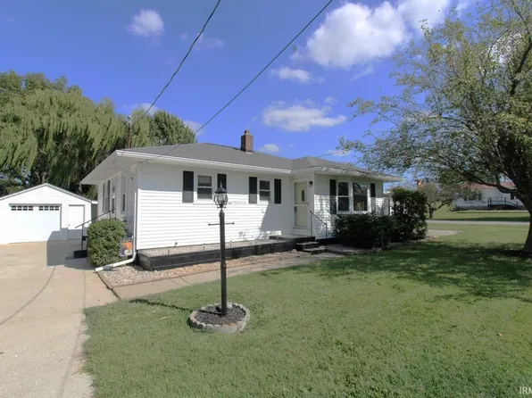 806 E Vine St, Fort Branch, IN 47648