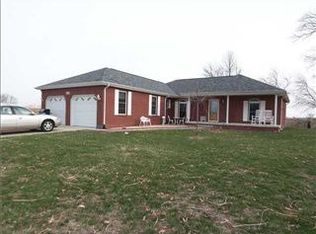 1611 Manor Dr, Hope, IN 47246