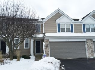 207 Mistwood Ln, Crystal Lake, IL 60014