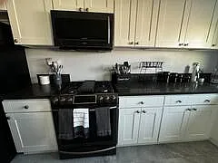 Utica Dr — Photo 8