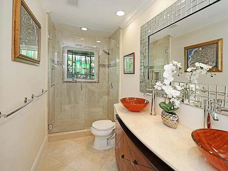 885 NE Mulberry Dr — Photo 18