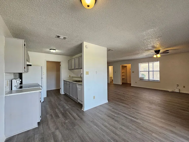 1815 Cedarhill Dr #A-D — Photo 6