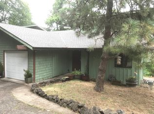 895 Foxglenn Ave, Eugene, OR 97405