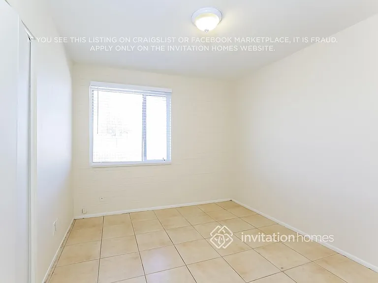 5611 N 65th Ave — Photo 14