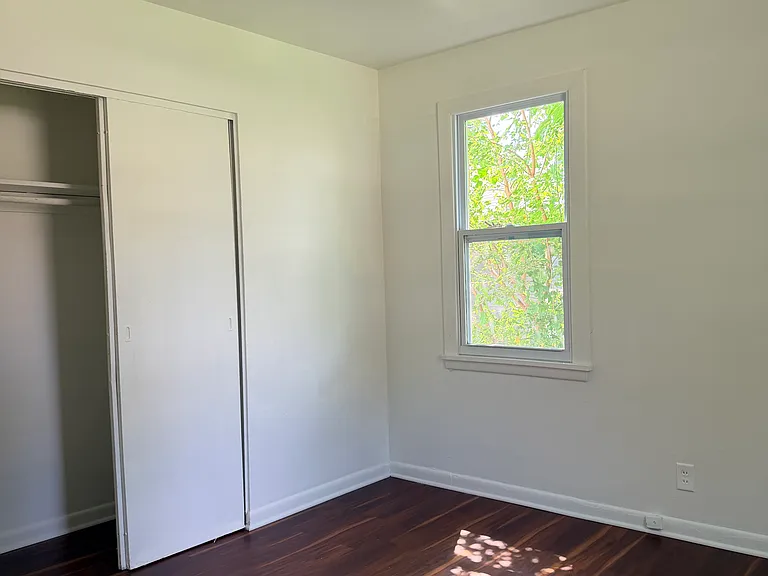 407 W 30th Ave — Photo 13
