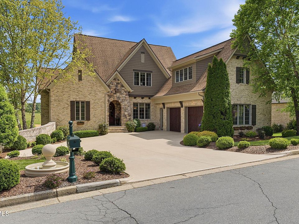 1st image of 165 Laurel Ridge Dr