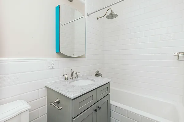 Rented by Nooklyn NYC LLC | media 30