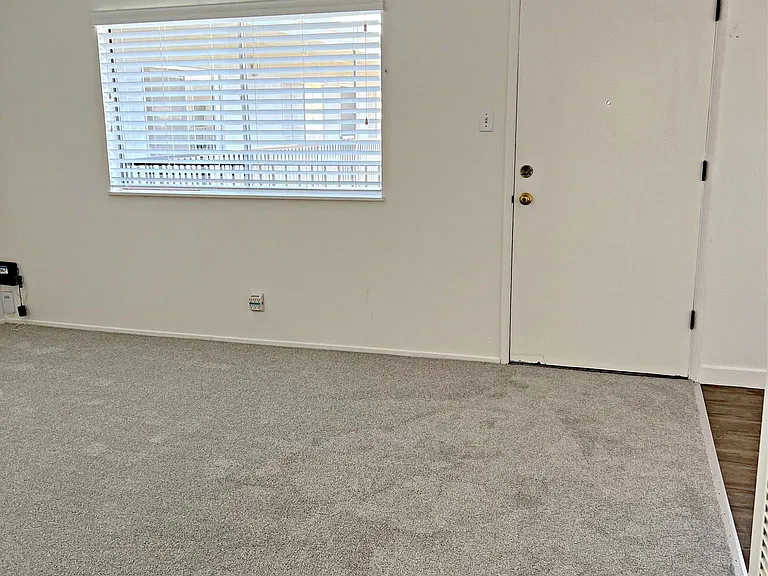 Capri Apartments — Photo 11