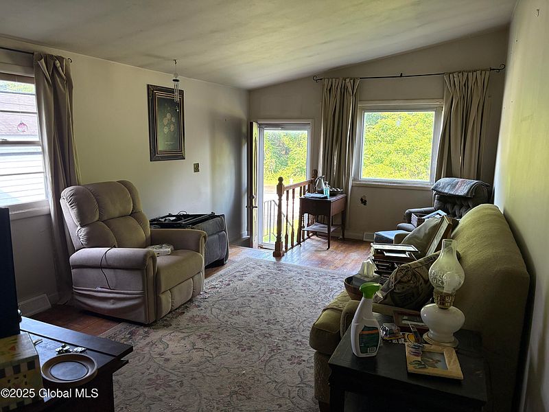 2nd image of 86 N Lake Avenue
