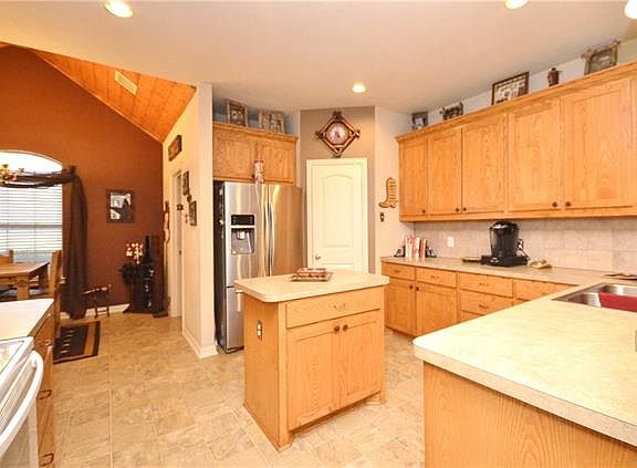 4th image of 114 Palomino Dr