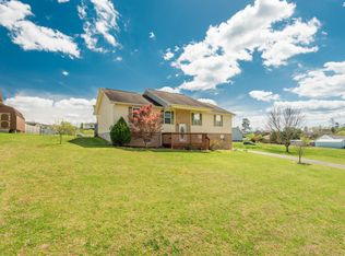 2874 English Valley Ln, Sevierville, TN 37876