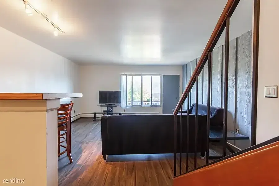 1 bed, $2,300 — Photo 3