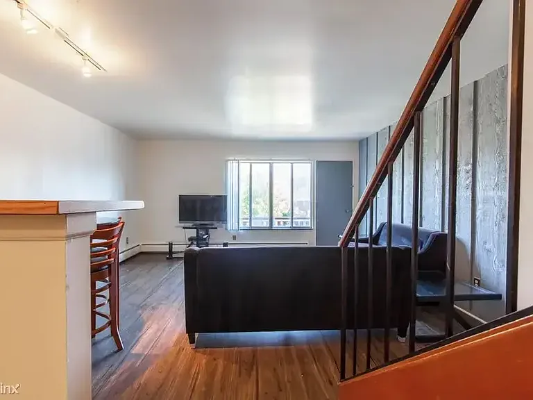 1224 Washtenaw Ct #10 — Photo 3