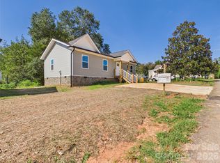 210 22nd Avenue Pl NE, Hickory, NC 28601