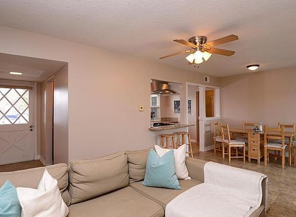 4th image of 1535 E Everett Pl
