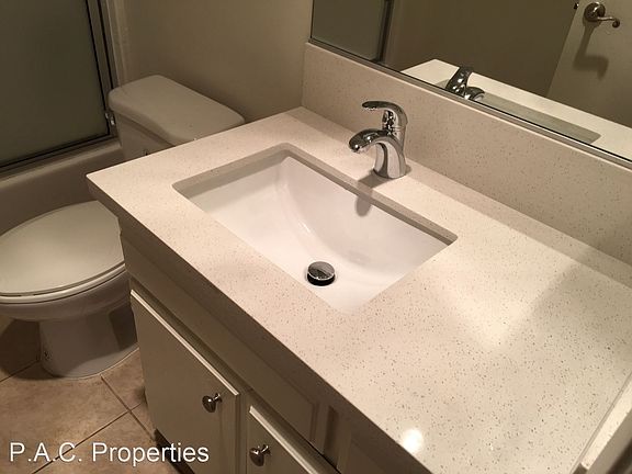5th image of 5328 Riverton Ave APT 101