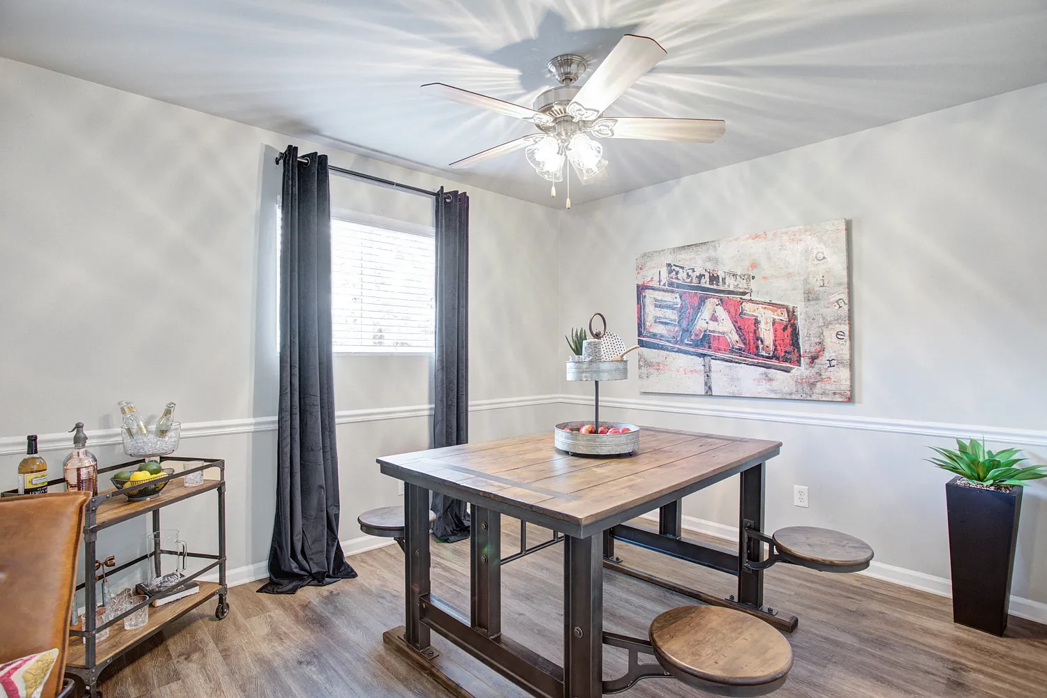 Lincoya Bay Apartments and Townhomes — Photo 3