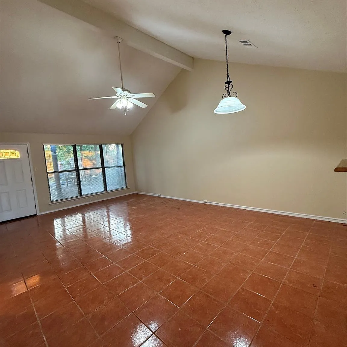 3 bed, 2.0 bath, 1236 sqft, $1,450 — Photo 3