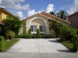 7649 NW 166th Ter, Hialeah, FL 33015