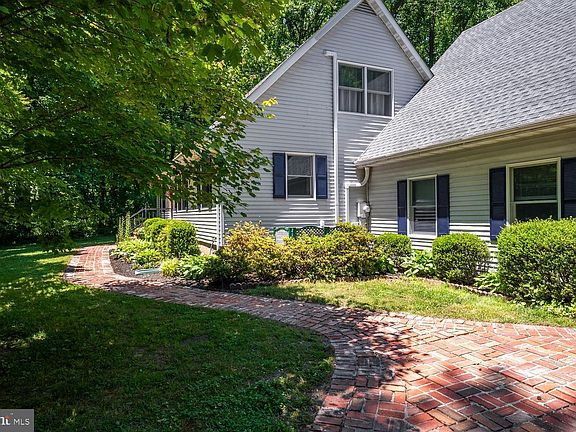 2nd image of 814 Wrights Neck Rd